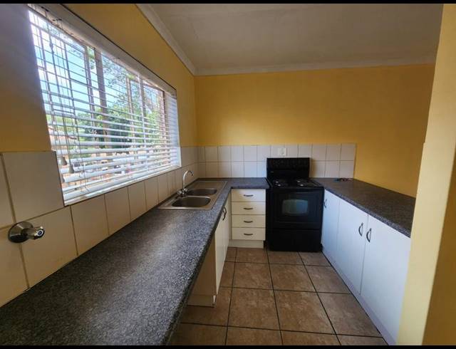 2 BEDROOM TOWNHOUSE FOR SALE IN ALLEN'S NEK